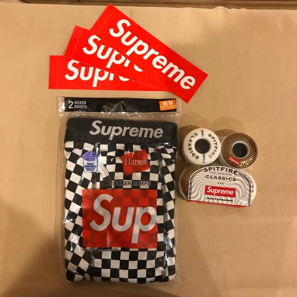 Supreme Other - Bundle of Supreme items: briefs, wheels + stickers